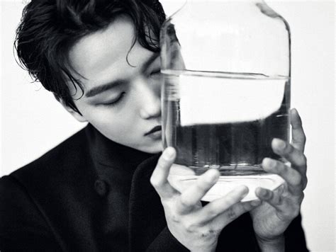 Download Black And White Yeo Jin Goo Wallpaper