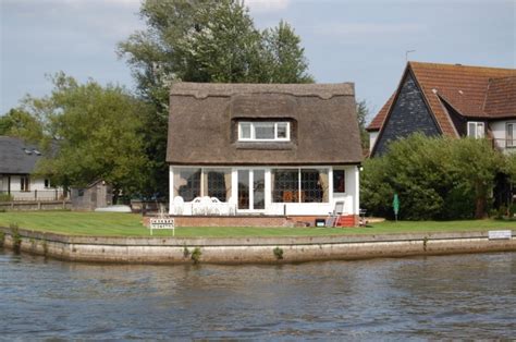 Norfolk Broads Holidays Largest Choice Of Riverside Holiday Cottages