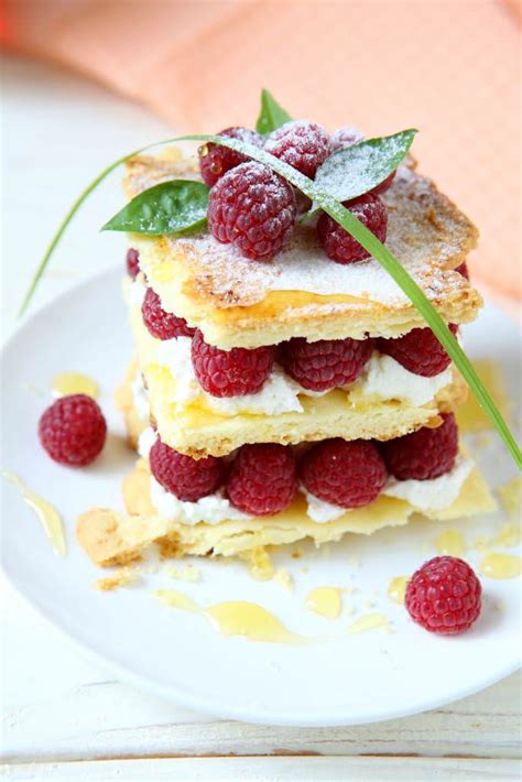 Millefeuille Framboise Mascarpone Un Dessert Croustillant Sur Une