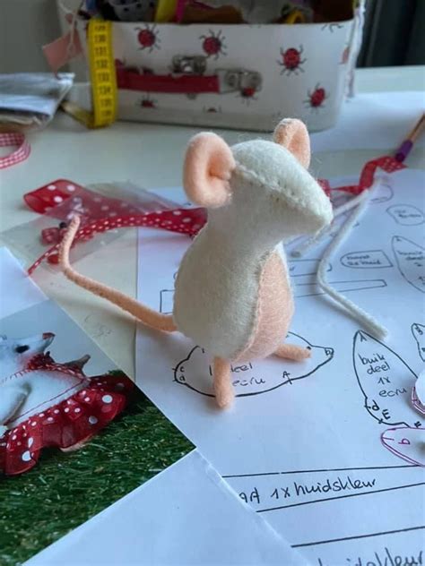 Muisje Van Vilt Gemaakt Via Patroon Pakketje Mouse Crafts Felt Mouse