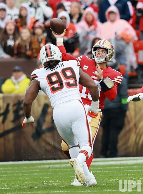 Photo San Francisco 49ers Vs Cleveland Browns In Cleveland