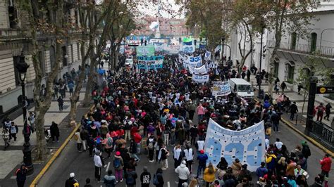 Argentina Los Mercados Financieros Se Desploman Tras La Victoria De