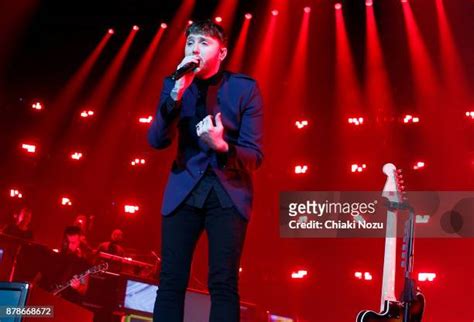 45 James Arthur Performs At The Sse Arena Wembley Stock Photos High