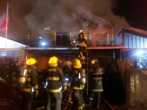 Incendio Destruyó Segundo Piso De Una Vivienda En Concepción Notas Biobiochile