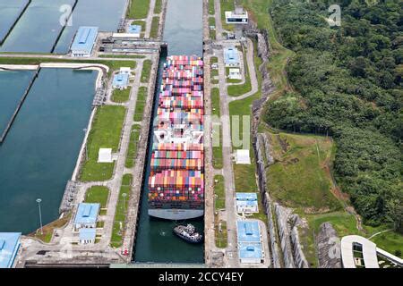 "Panamax Container Ship Stock Photo - Alamy