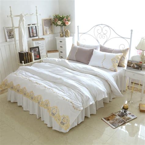 White Princess Bedding Sets Gold Lace Crown Embroidered Bedclothes Bed