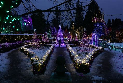 Christmas Lights 2024-2025 in Vancouver - Rove.me