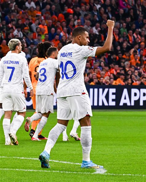 Mbappé brilha França vence a Holanda e garante vaga na Eurocopa