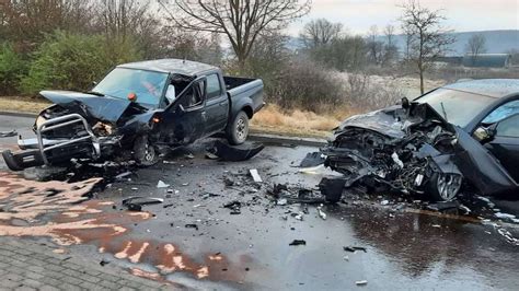 Unfall Bei Eisgl Tte In Hessisch Lichtenau Drei Verletzte Bei