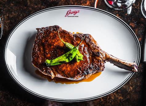 The 10 Best Steakhouses in Las Vegas, According to Chefs