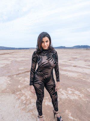 Roxie Sinner Fuck Pass VR BabeSource