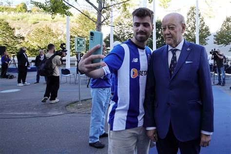 Do Hastear Da Bandeira S Fotografias E Aut Grafos Fc Porto Celebra