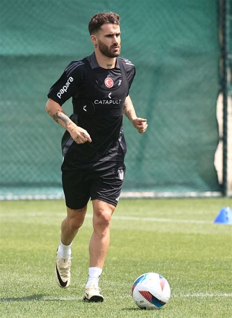 besiktasin yeni transferi rafa silva takima katildi