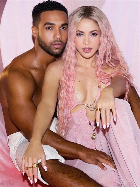 Shakira Encendi Las Redes Con Sensuales Fotos Junto Al Actor Lucien