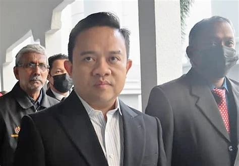 Wan Saiful Minta Dibicara Adam Radlan Mengaku Tidak Bersalah Terima