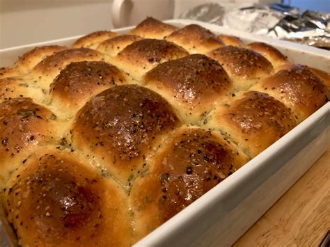 Oc Sour Cream And Chive Pull Apart Rolls R Foodporn