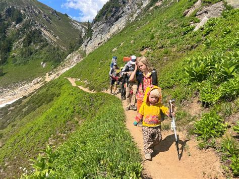 The parents hiking America’s longest trails with five kids | CNN