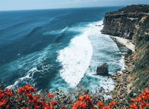 バリ島：ウルワツ寺院ツアー オプションのケチャ ダンス チケット付き Getyourguide