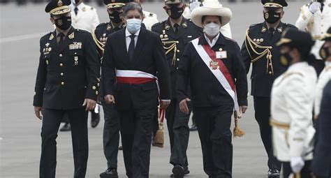 Avelino Guillén Presenta Su Renuncia Al Presidente Pedro Castillo El Camino De La Crisis En El