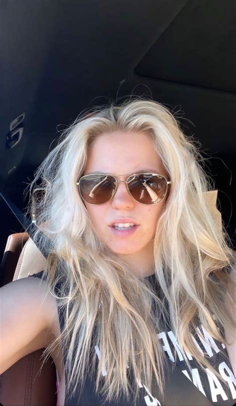 Pin by mysmall world on Reneé Renee Blonde wife Woman crush everyday
