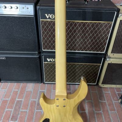 B C Rich Innovator String Bass Reverb