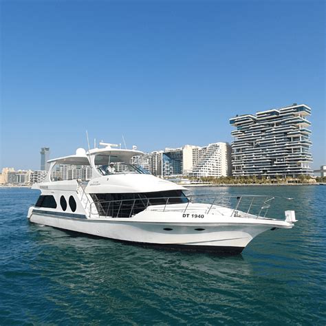 Dubai Marina 1 Hour Yacht Tour Tickets. Best Offers and Prices ...