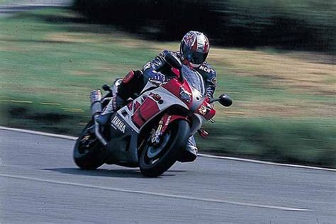 YAMAHA R7 (1999-2000) Review | Speed, Specs & Prices | MCN