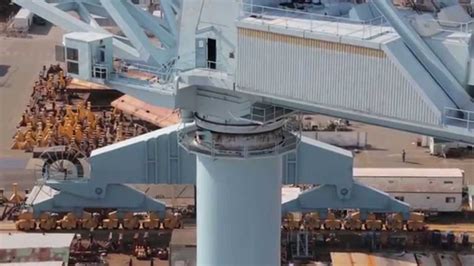 The 233 Foot Tall Crane That Builds Aircraft Carriers Youtube