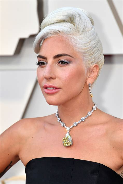 Lady Gaga Wore The Worlds Most Famous Necklace To The Oscars 2019 Glamour Uk