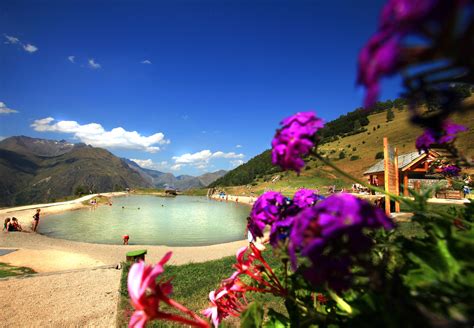 Deux Alpes Summer Holidays | Summer Skiiing | Peak Retreats