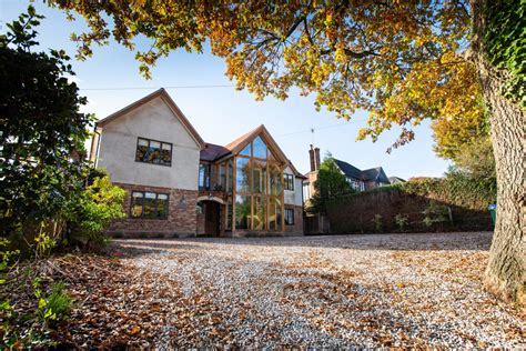 Solving The Issues Of A Sloping Gravel Driveway Beauxfort