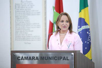 Presidente da Rede Feminina de Combate ao Câncer de Blumenau fala sobre