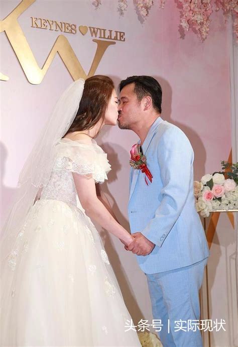 Tvb“绿叶王”娶小20岁银行之花 婚礼现场热吻30秒 每日头条