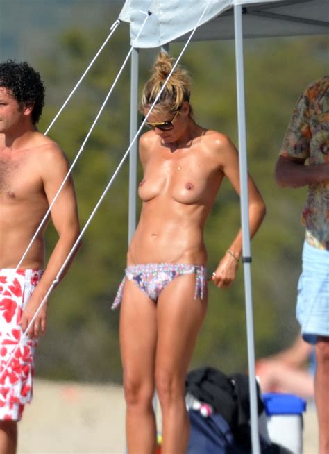 Naked Heidi Klum In Beach Babes