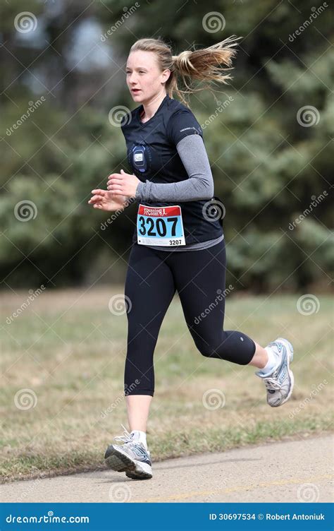 Female Marathon Runner editorial stock image. Image of female - 30697534