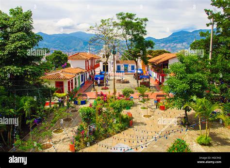 Pueblito Paisa En El Cerro Nutibara Medellín Colombia Fotografía De