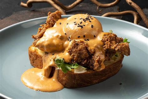 Brunch Recipes: This Fried Chicken & Poached Egg on Brioche Toast With ...