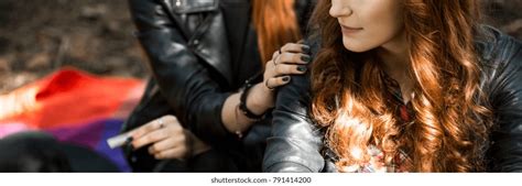 3 imágenes fotos de stock objetos en 3D y vectores sobre Mature lesbian feels her up