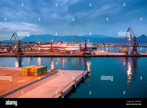 Port night view hi-res stock photography and images - Alamy