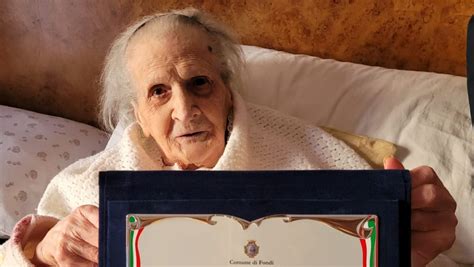 Foto L Omaggio Del Sindaco Di Fondi A Nonna Maria Per I Suoi Anni