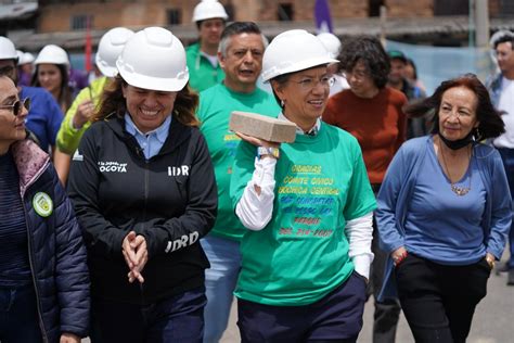 Se instala el primer adoquín del parque Aguaviva un espacio que