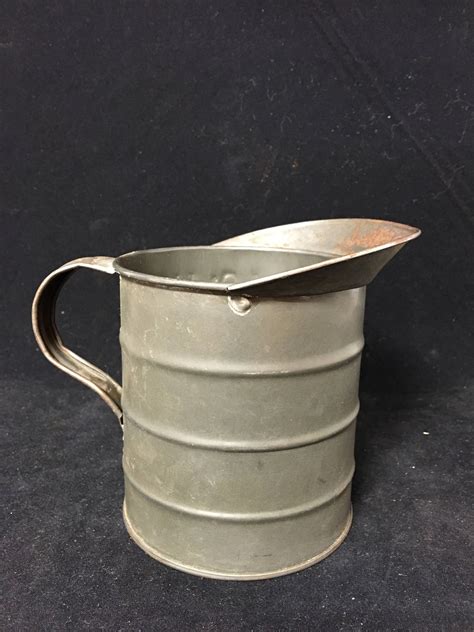 Vintage One Quart Tin Measuring Cup