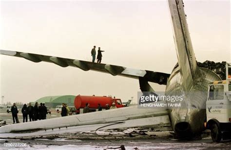 34 Iranian Air Force C 130 Crash In Tehran Stock Photos, High-Res ...