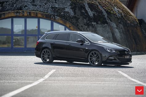 Opel Astra J Wagon Doubles Its Value With Vossen Cvt Wheels Autoevolution