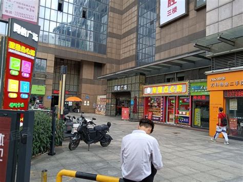 【多图】真实商铺天河龙洞步行街，人流不断，沿街旺铺 餐饮业态不限！ 广州58安居客