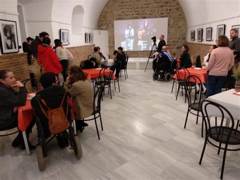 Charlamos de discapacidad con una taza de café Museo de Olivenza