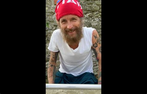 Jovanotti Quattro Mesi Dopo Lincidente In Bici Senza Stampelle Non