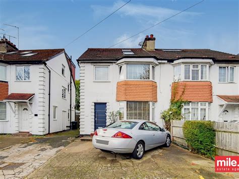 4 Bed Semi Detached House To Rent In Holders Hill Road London Nw7 £