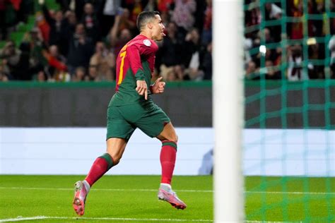 Ronaldo Bikin Rekor Pemain Dengan Caps Terbanyak Di Level Timnas