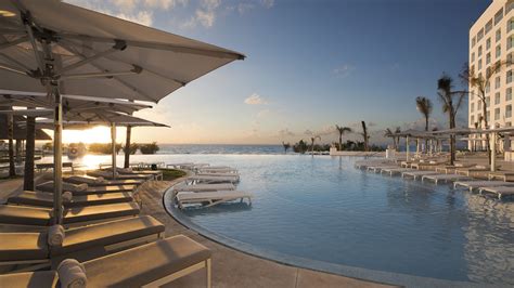 A Dazzling All-Inclusive Resort in Cancun